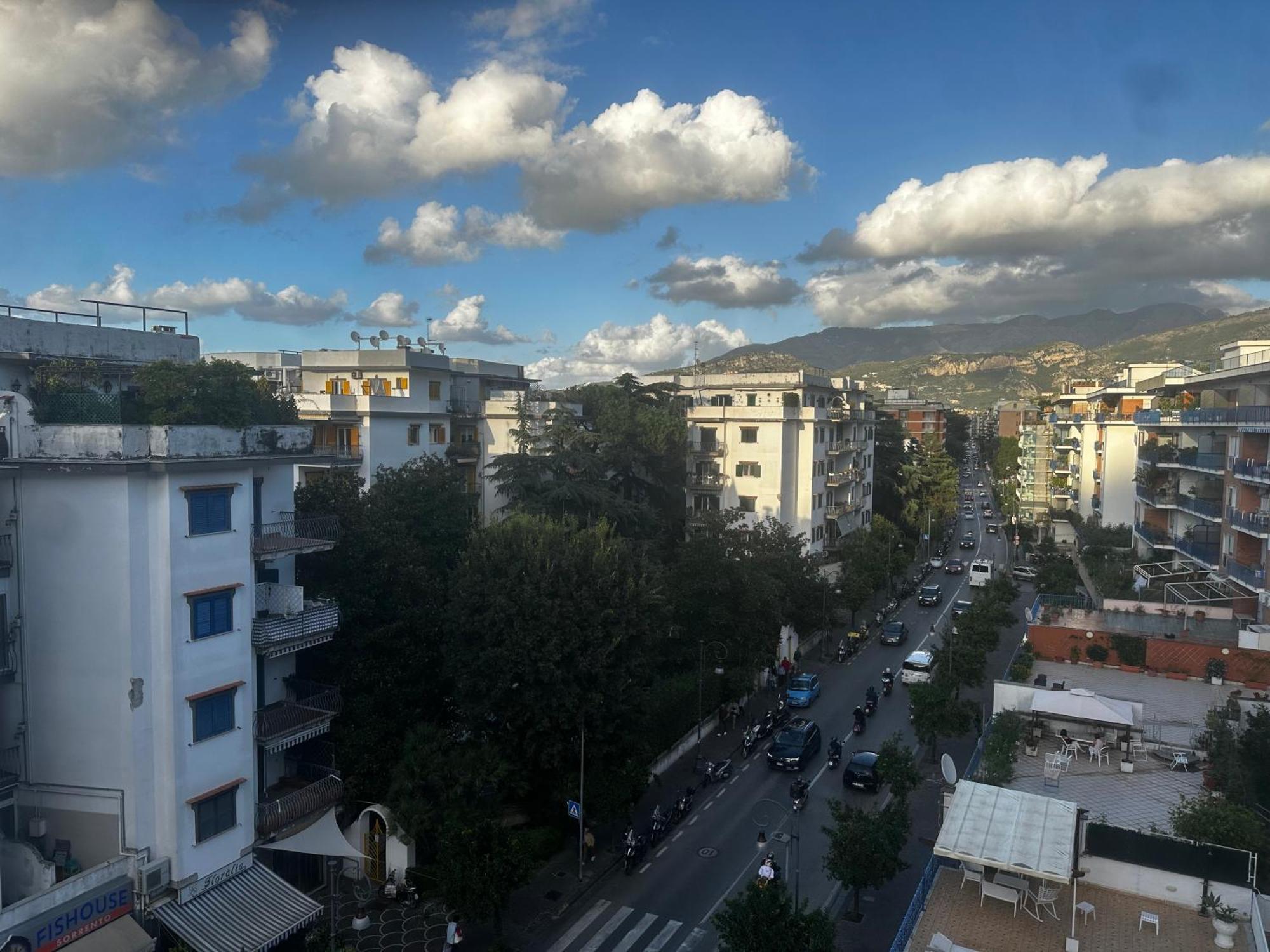 Roof And Sky Sorrento Center Suite Екстериор снимка